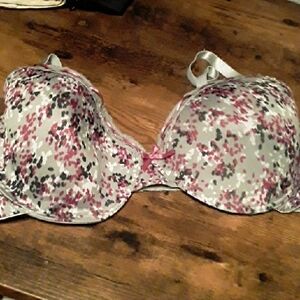 NWOT Just Be Gorgeous 44D Grey/Pink Feminine Padded underwire Gorgeous Bra